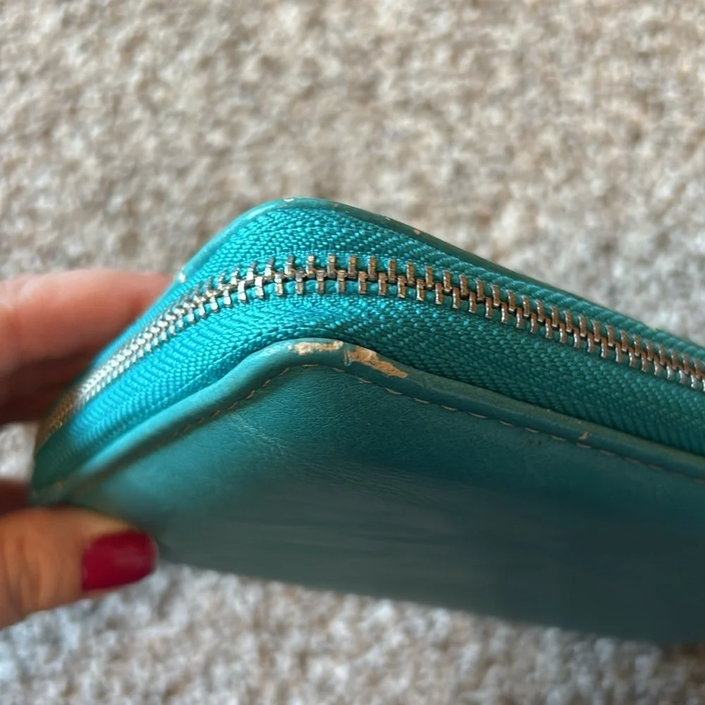 Wristlet/clutch